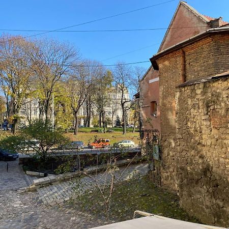 Багатомісні Апартаменти На Арсенальній Lviv Buitenkant foto